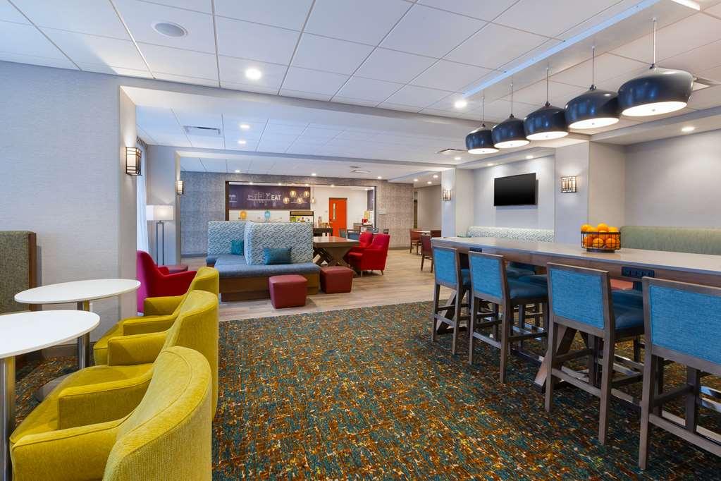 Hampton Inn Cape Cod Canal Bourne Restaurant photo